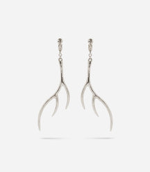 Boucles d'oreilles argentées en forme de bois de cerfs.