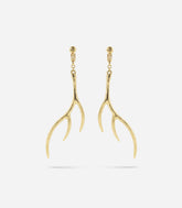 Boucles d'oreilles dorées en forme de bois de cerfs.
