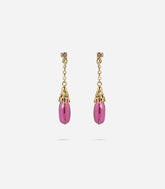 Boucles d'oreilles dorées en forme de goutte, ornées de perles transparentes roses.