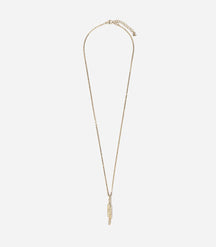 Collier barrette doré sur fond blanc