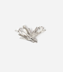 Pins argenté avec deux cristaux de roche en verre