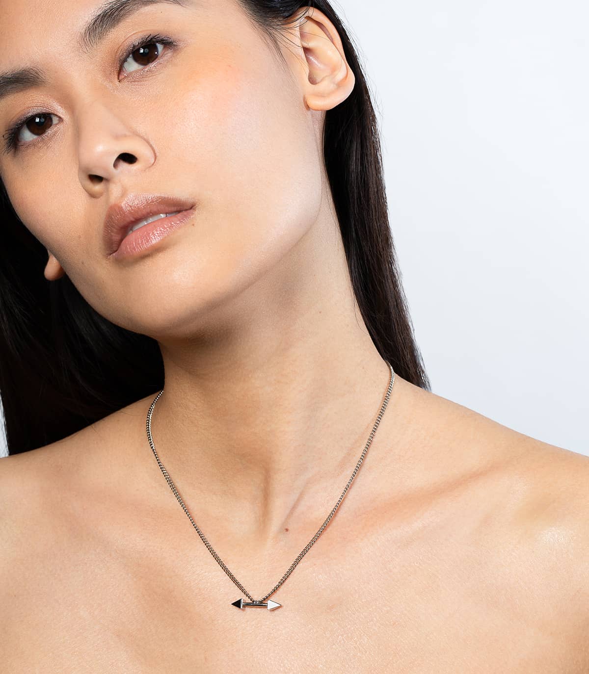 OLYMPE ARROW NECKLACE