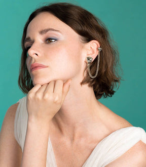 HORTENSIA CHAIN EAR CUFF
